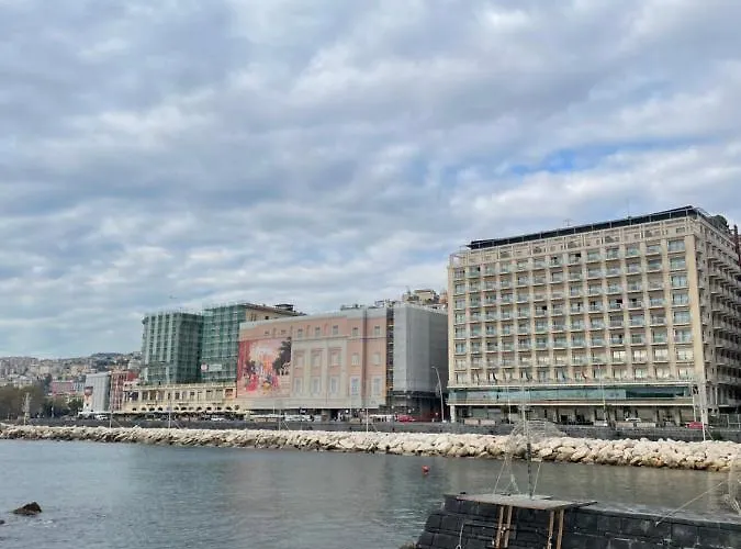 Ropelli Santa Chiara 아파트 *